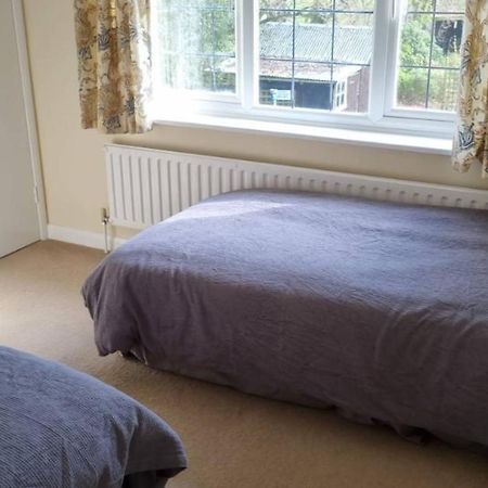 Lovely 2-Bedroom New Forest Apartment On A Farm New Milton Bagian luar foto