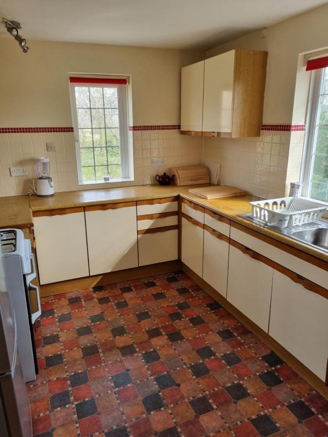 Lovely 2-Bedroom New Forest Apartment On A Farm New Milton Bagian luar foto